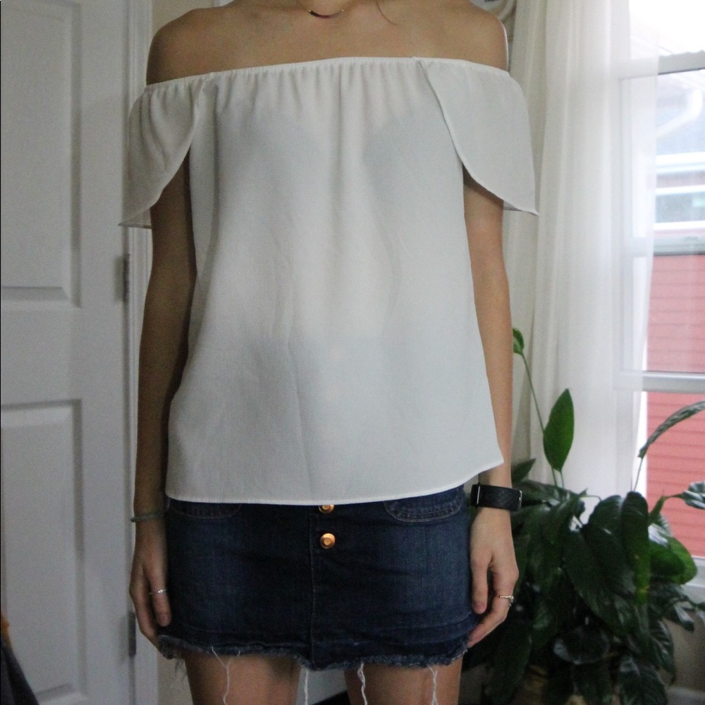 white blouse - Picture 3 of 3